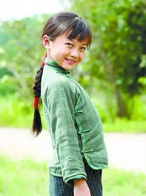 林妙可《北方有佳人》饰童年寄萍