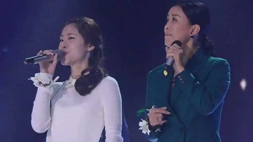 那英张碧晨合唱《相见不如怀念》,实力太强了!