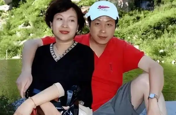 央视主持人罗京逝世13年后妻子和儿子活成了他希望的模样