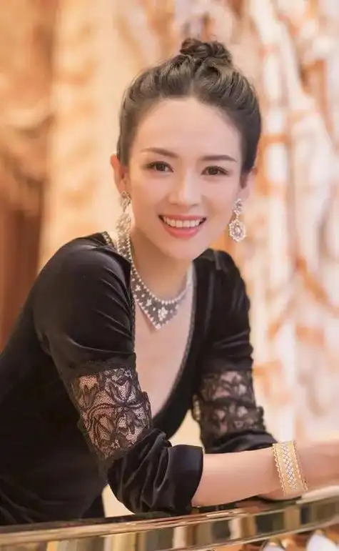 回顾汪峰情史混乱和章子怡结婚后扭转口碑如今又为何深陷争议