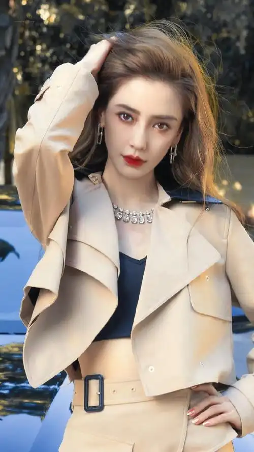 angelababy驾驶美照,惊艳迷人!