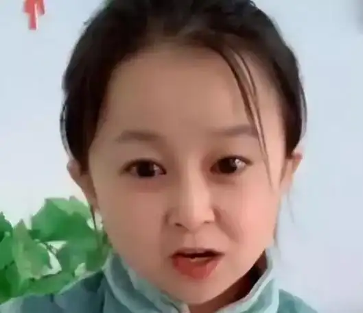 朱洁:嫁给身高1米3的袖珍医生,坚持不生孩子,如今被宠成公主