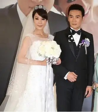 岁月是把杀猪刀!焦恩俊这张照片把人看哭!