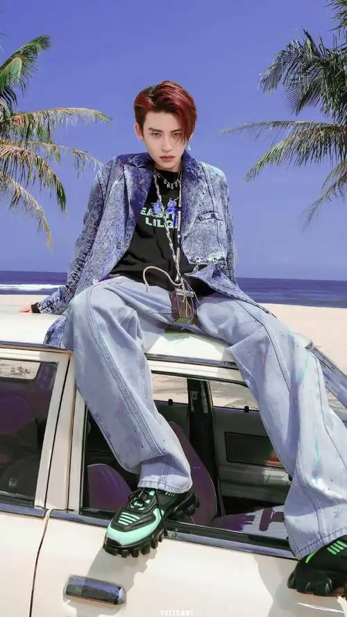 小鬼王琳凯超话99#小鬼巡回演唱会#75小鬼王琳凯   beaster 想