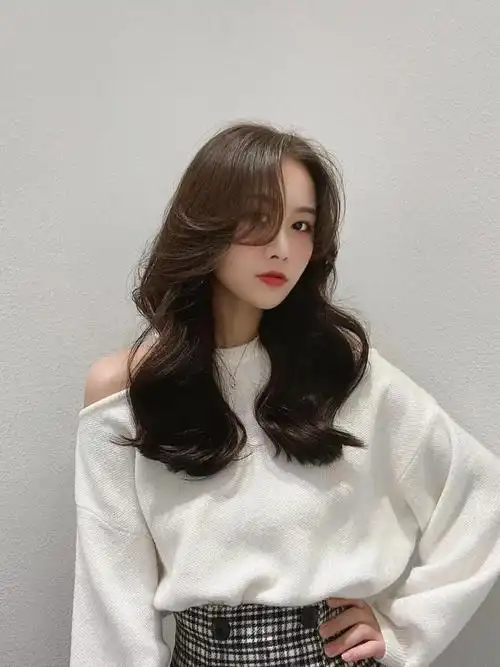 中长发卷发发型(发型女中长发卷发) - 月牙知识库