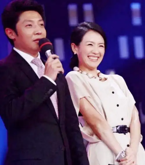 混血龙凤胎超像爸,外籍妻子身材高挑,比撒贝宁都高_李白_墨绿色_设计