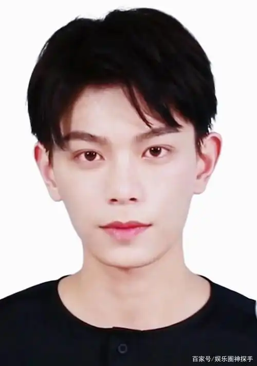 丁禹兮最新证件照曝光,粉丝:比真人还好看!