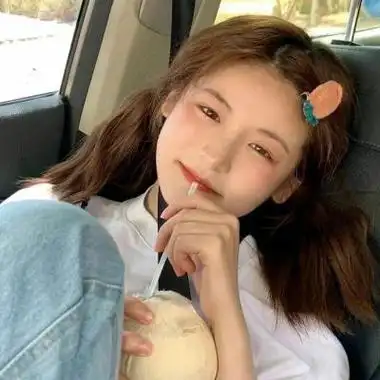 干净很显高级的ins风真人女头图片 小众优质精选热门微信女生头像