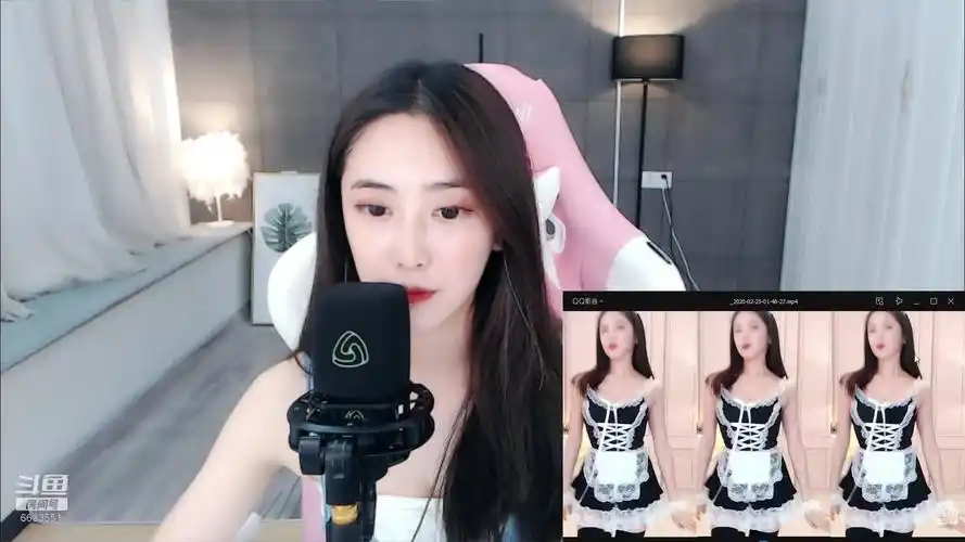 淼淼喵酱呀斗鱼性感舞蹈区美女主播丝袜美腿722直播录像