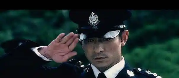 刘德华完美演绎军装造型,男生看了眼红,女生为之倾倒_华仔_电影_雷洛