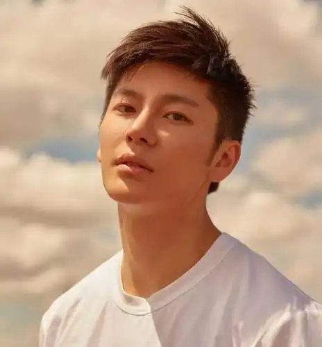 9款大脸圆脸适合发型男剪了清爽干净利索