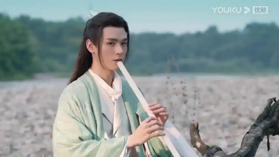 总感觉周絮相当嫌弃老温._哔哩哔哩 (゜-゜)つロ 干杯~-bilibili