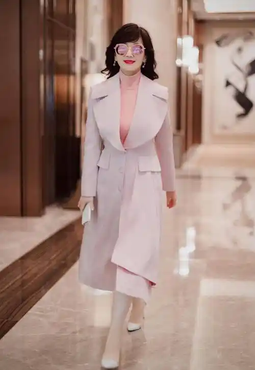 推荐赵雅芝5套穿搭,真优雅_女性_身材_夹克