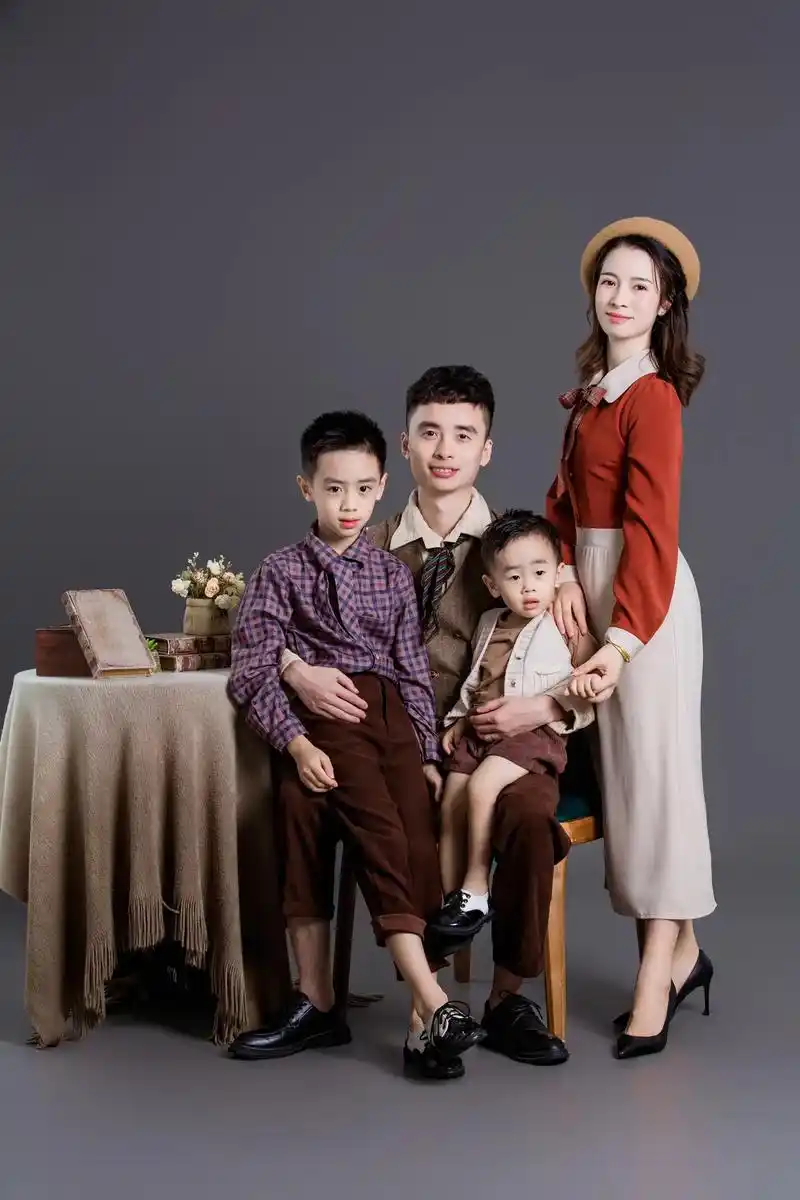 咔嚓来张全家福 #最美全家福 #每一张照片都是满满的回忆 - 抖音