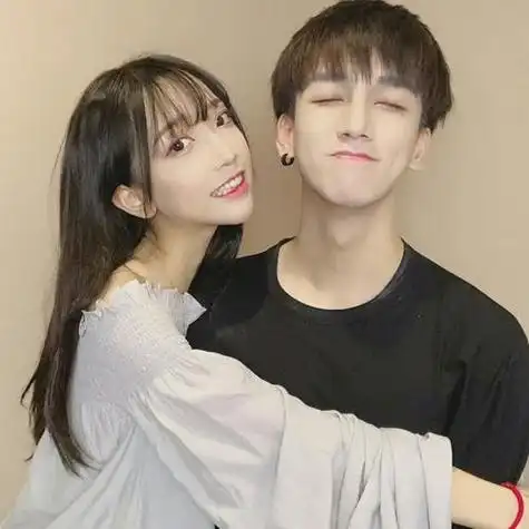 头像真人红情侣头像临界十樱罗西