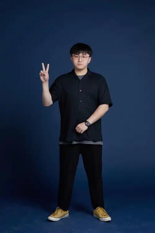 p data-id="gnbwr3q7z9">张百乔,男,1996年9