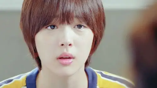 崔雪莉短发剧照