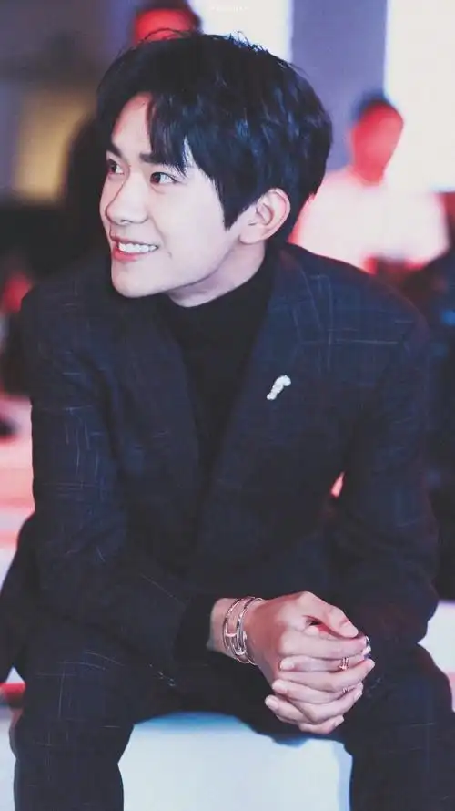 帅帅的易烊千玺