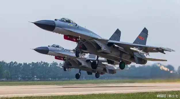 歼11应龙战斗机中国空天霸主的庇护者