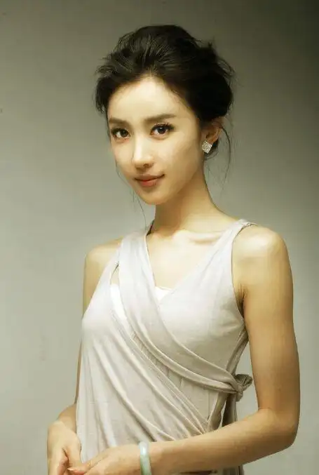 潘时七换头改名和赵丽颖同时出道差别大