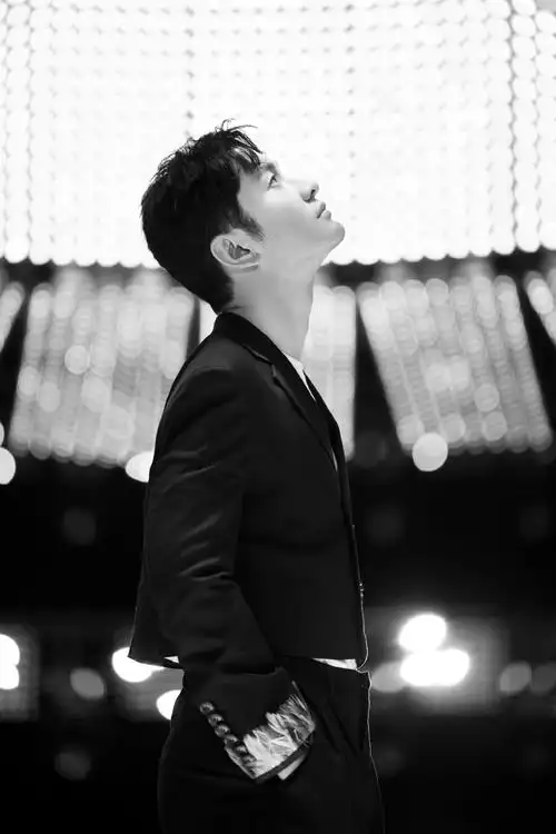 原创黄晓明变了!从"明学家"变身"世界一级端水大师",卑微极了