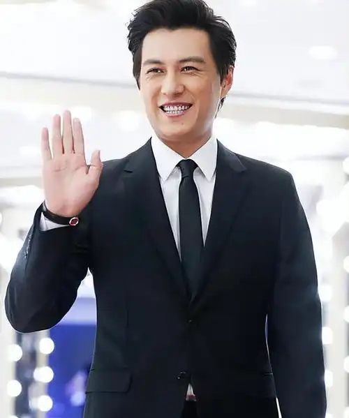 靳东好男人尊重女性抵触吻戏无愧于国民老公的称号