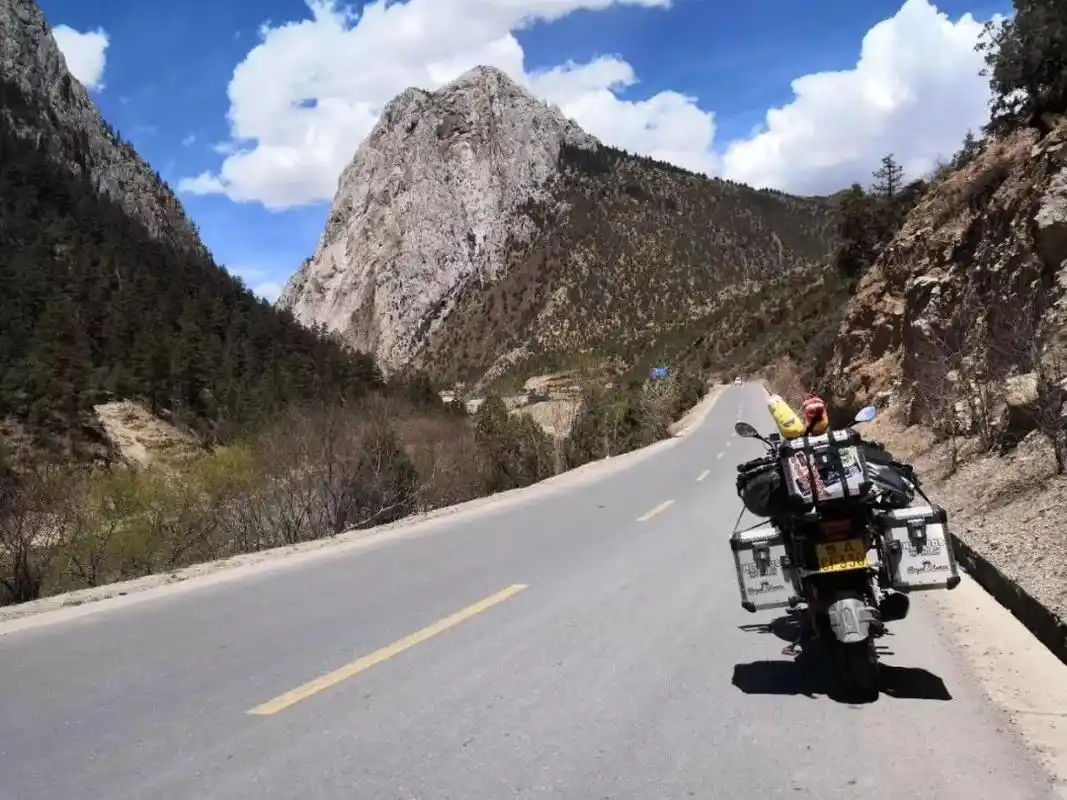 【周末互动】去318川藏线骑行,骑什么摩托车比较好?