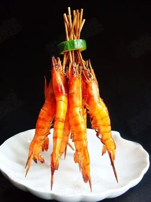 让你忍不住想吮指的——黑椒烤虾串