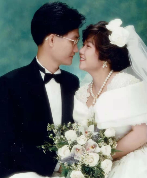 香港著名堪舆学家麦玲玲少女照曝光,预测郑爽有"桃花劫"