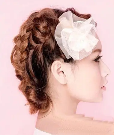 中短发蝎子头辫发 短发两边的蝎子辫