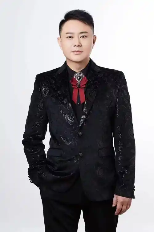 恭喜,恭喜,歌手高安入驻华人头条,正式开通属于自己的华人号_音乐