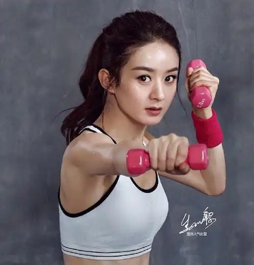 特步签约赵丽颖