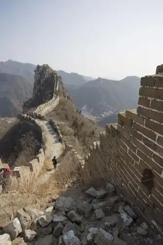 这段长城集雄,险,秀为一体,堪称"华夏长城第一奇".