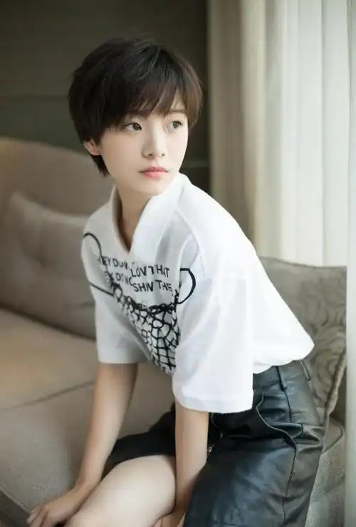 李庚希图片大全个人资料简介