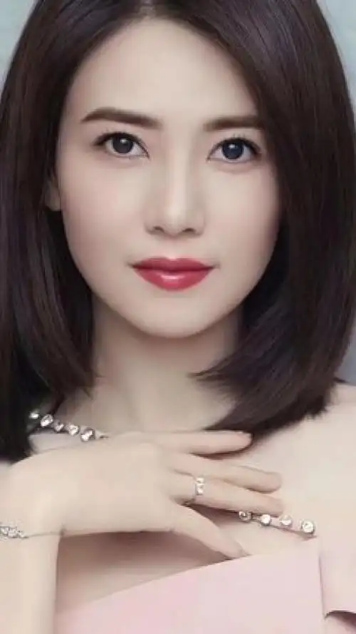 美女明星高圆圆