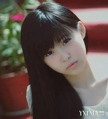 图齐刘海长发清纯女生甜美齐刘海让你更青春
