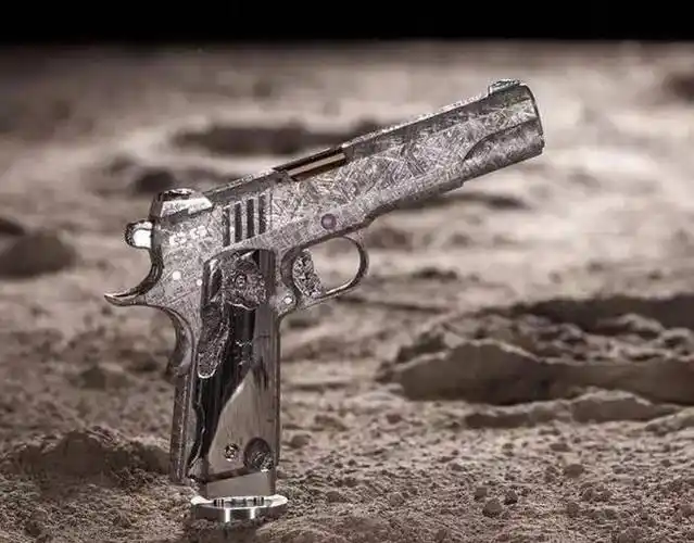 全球最贵的5把枪萨达姆的黄金ak47仅第4最贵的在中国