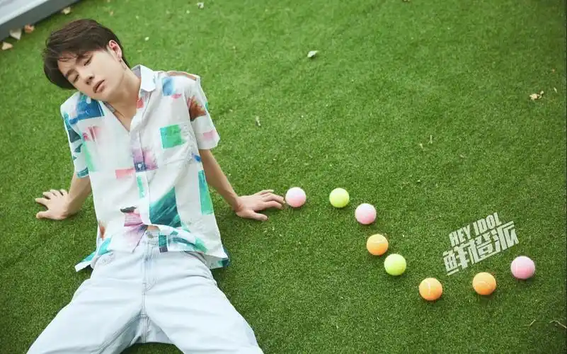 uniqfashion王一博鲜橙派时尚大片