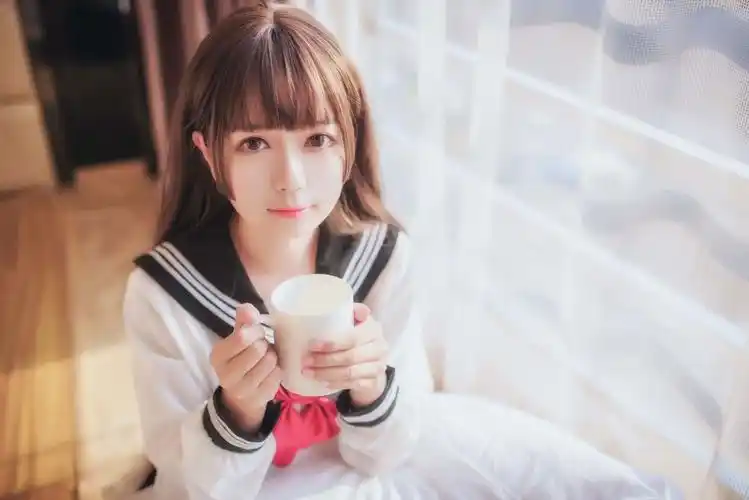 清纯美少女白金saki水手服性感甜美写真图片