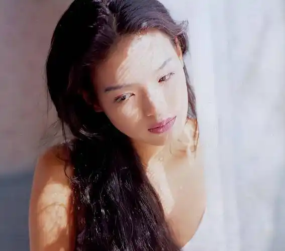 47岁舒淇美出天际,"人松肉紧",风情万种,惊艳了大半个娱乐圈_父母