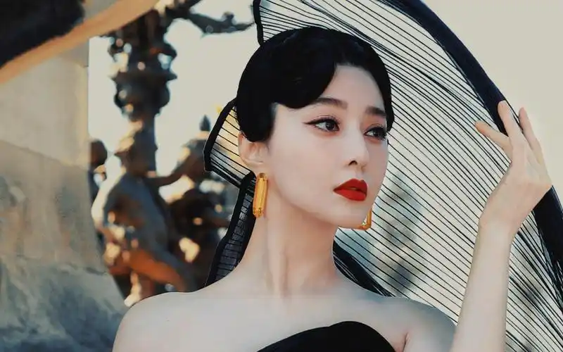 范冰冰巴黎高定周最美的造型,也是个人的第161套高定