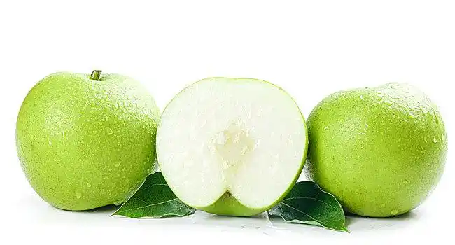 切开的砀山青皮皇冠梨放在白底上