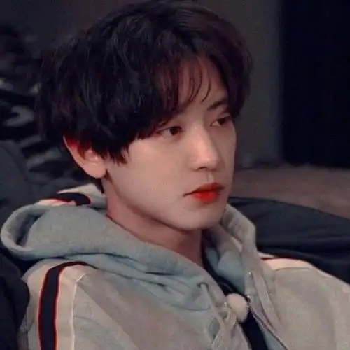 分享一组朴灿烈头像__财经头条