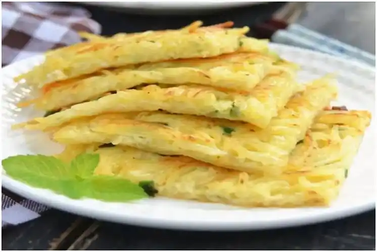 【健康早餐】快捷美味营养早餐—土豆鸡蛋饼