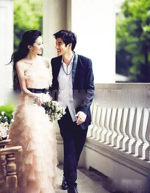 刘亦菲和王力宏婚纱照 二人郎才女貌宛若神仙眷侣