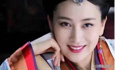 中那位性格火爆,桀骜不驯的"女土匪"郑幺妹,同时还在热播剧《芈月传》