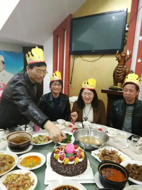 人到中年,每个生日都是一次生命的积淀,岁月沧老了我们的容颜,却让