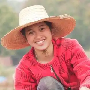 抖音号:  1794203674 我是一个地地道道的农民, 然后热爱分享农村生活