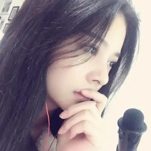 珂珂守护主播 上次开播 昨天 17:11 订阅 4385 分享 珂珂直播时间晚上