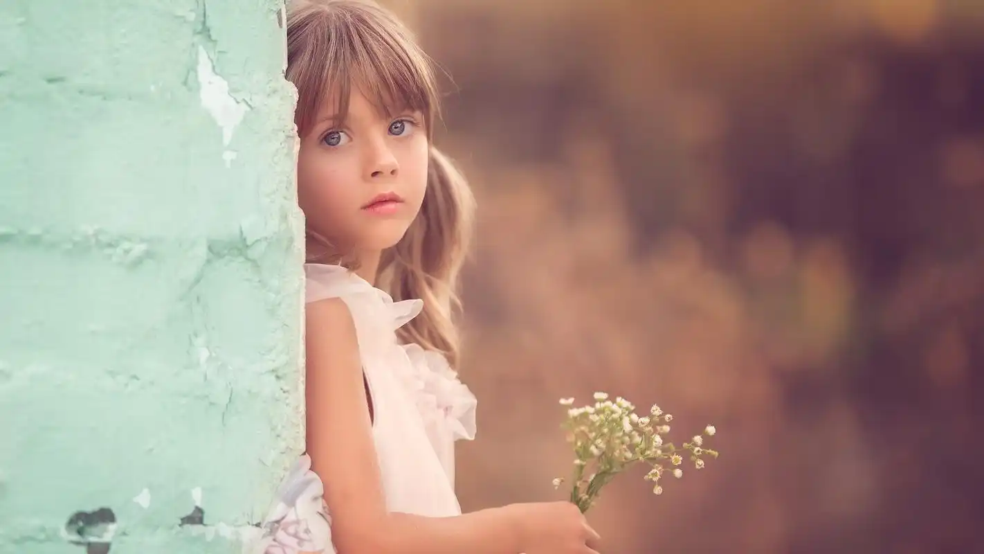 甜美可爱欧美女孩唯美写真桌面壁纸下载